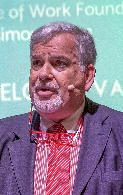 Simon L. Dolan